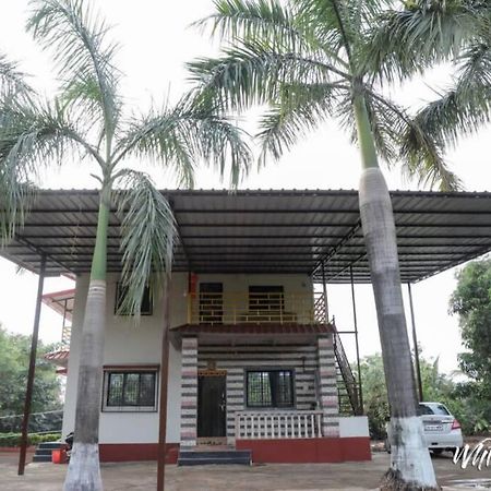 White Forest Farm House At Karjat Villa Buitenkant foto