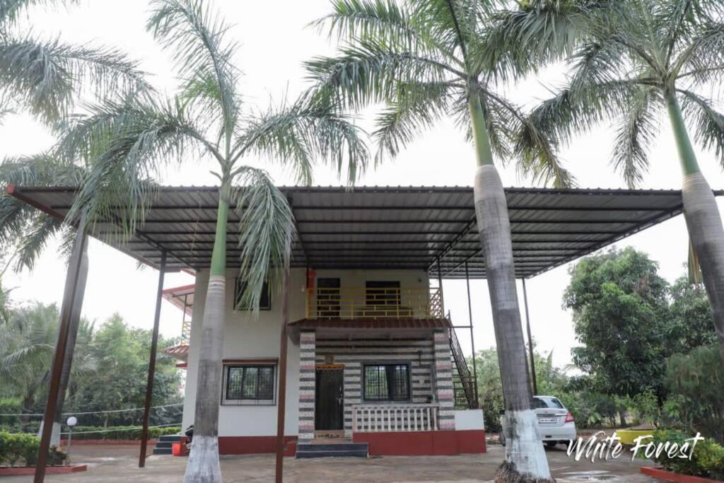 White Forest Farm House At Karjat Villa Buitenkant foto